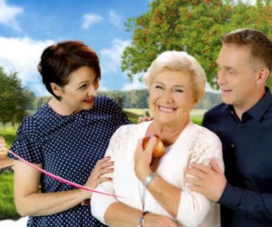 Nowa czołówka M jak miłość 2018. Marysia (Małgorzata Pieńkowska), Barbara (Teresa Lipowska), Artur (Robert Moskwa)
