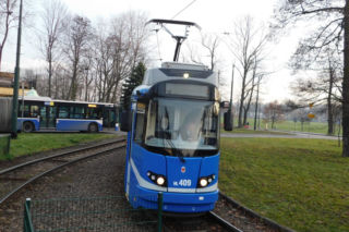 Wykolejenie tramwaju w centrum Krakowa. Duże utrudnienia dla pasażerów