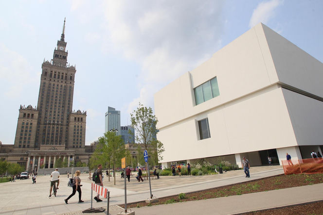 Wanny, buty i manekiny za 851 tys. zł? Ale sztuka! „To jedna z najbardziej wpływowych artystek na świecie”