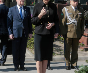 Cała prawda o strojach Agaty Dudy i Jolanty Kwaśniewskiej! Te zdjęcia nie pozostawiają wątpliwości