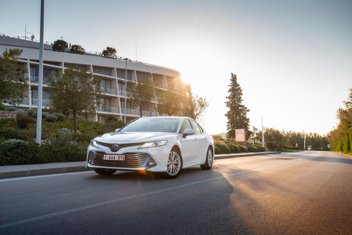 Toyota Camry 2.5 Hybrid Dynamic Force 218 KM e-CVT Executive
