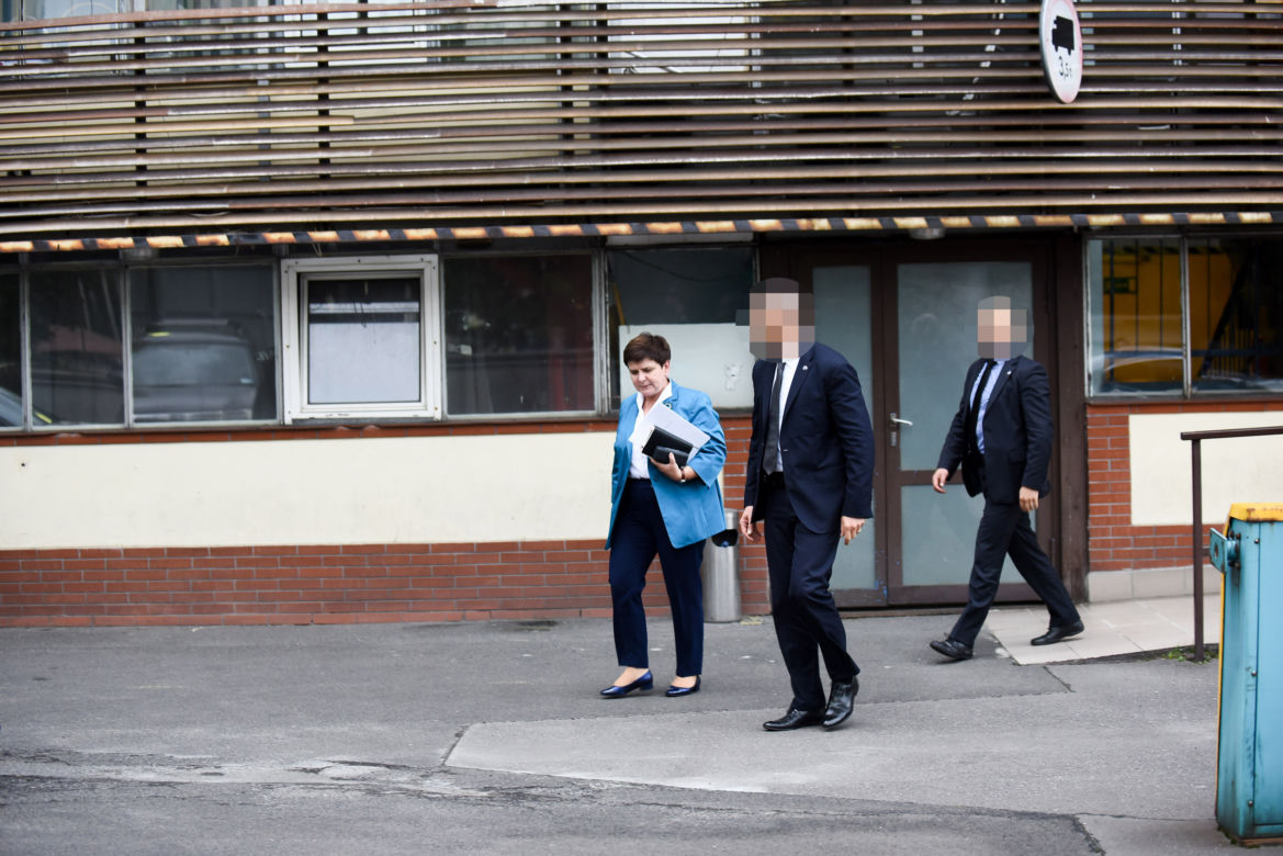 Szydło pojechała tłumaczyć się z billboardów