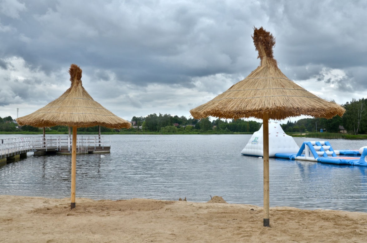 W Siemiatyczach jak w ciepłych krajach. Tak zmieniła się plaża nad zalewem [ZDJĘCIA]