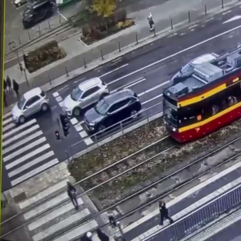 Łódź. Przerażające wypadki z udziałem pieszych. Jest wideo nagranie z tramwaju [ZDJĘCIA].