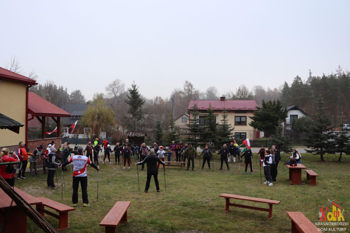 Poszli dla Niepodległej. W Krasnobrodzie odbył się IV. Rajd Nordic Walking
