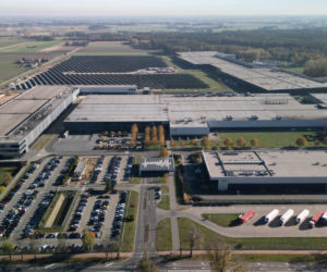 „Zdecydowałam się związać swoją przyszłość z automatyką, ponieważ widzę w niej stabilną i jednocześnie bardzo ciekawą ścieżkę zawodową” – opowiada nam Karolina Kałużna, inżynier automatyki  w JTI Polska