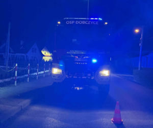 Dramatyczne sceny w Stadnikach. Kierowca busa reanimowany po wypadku