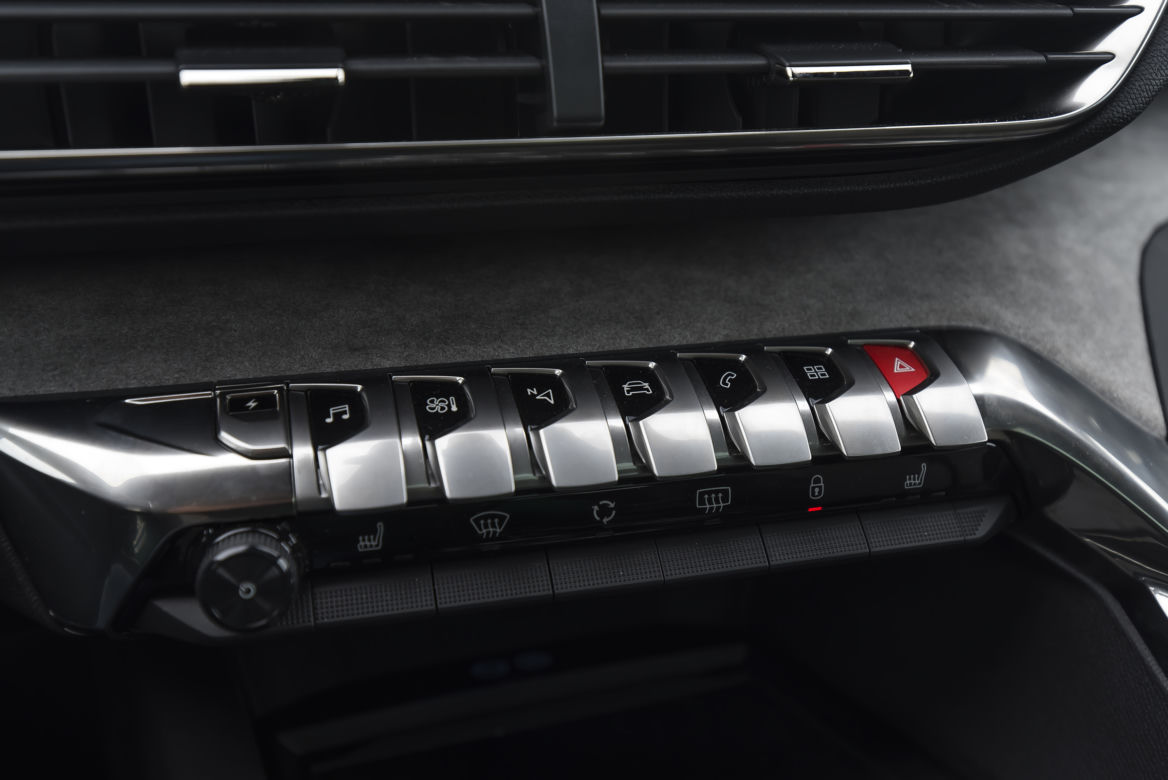 Peugeot 3008 GT HYbrid4 300 KM e-EAT8