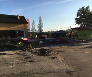 Napis Śląskie Wesołe Miasteczko rozebrany