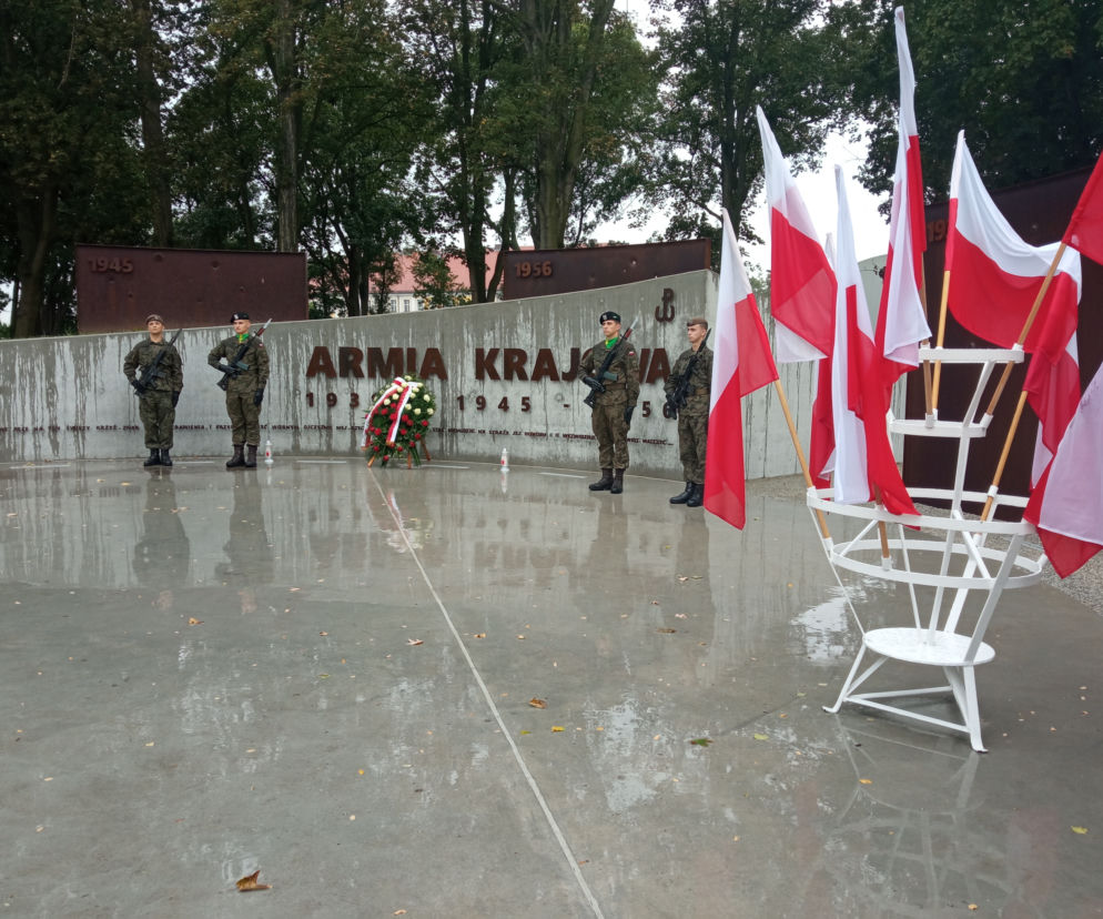 pomnik AK w Lesznie