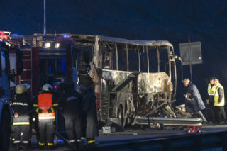 Pożar autokaru w Bułgarii. Nie żyje 46 osób, w tym 12 dzieci [ZDJĘCIA]