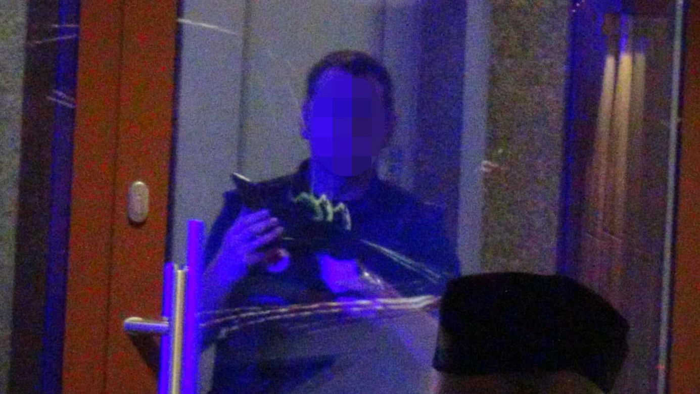 Atak nożownika na Woli. Ranny przebiegł kilkaset metrów i padł na ziemię. Zatrzymali jedną osobę, trwa akcja policji