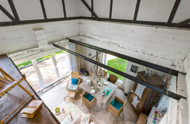 Przemiana starej ślusarni w klimatyczny dom