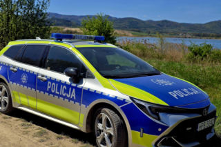 Trwają poszukiwania zaginionej 63-latki. Policja natrafiła na opuszczony samochód