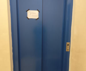 Dramat w bloku. Winda runęła z pasażerką w środku. Co się stało z 83-latką?