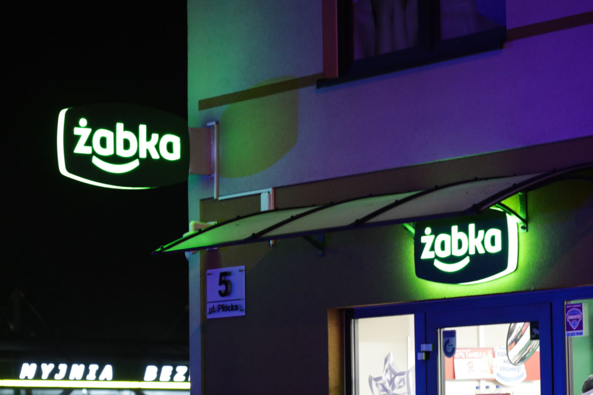 Sochaczew: atak nożownika w sklepie