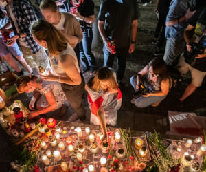 Manifestacja Białorusinów na rynku w Krakowie. Precz z Łukaszenką!