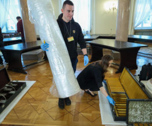 Demontaż okrągłego stołu w Pałacu Prezydenckim