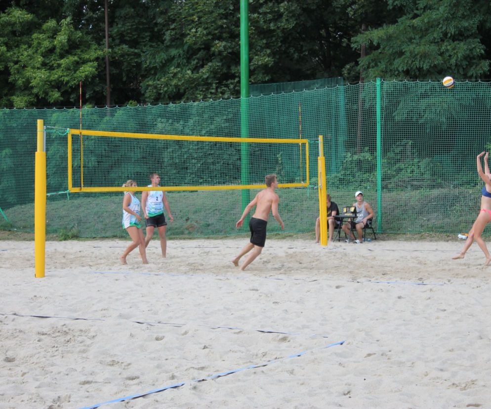 W Obornikach Śląskich możemy skorzystać z boisk do plażówki
