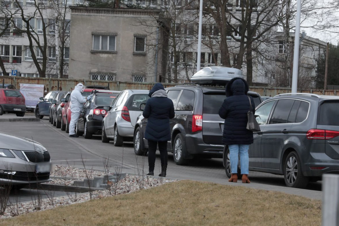 Rosną kolejki do testów na koronawirusa