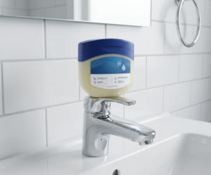 Masz dość wiecznych zacieków? Ten tani produkt z apteczki sprawi, że kran będzie lśnił tygodniami!