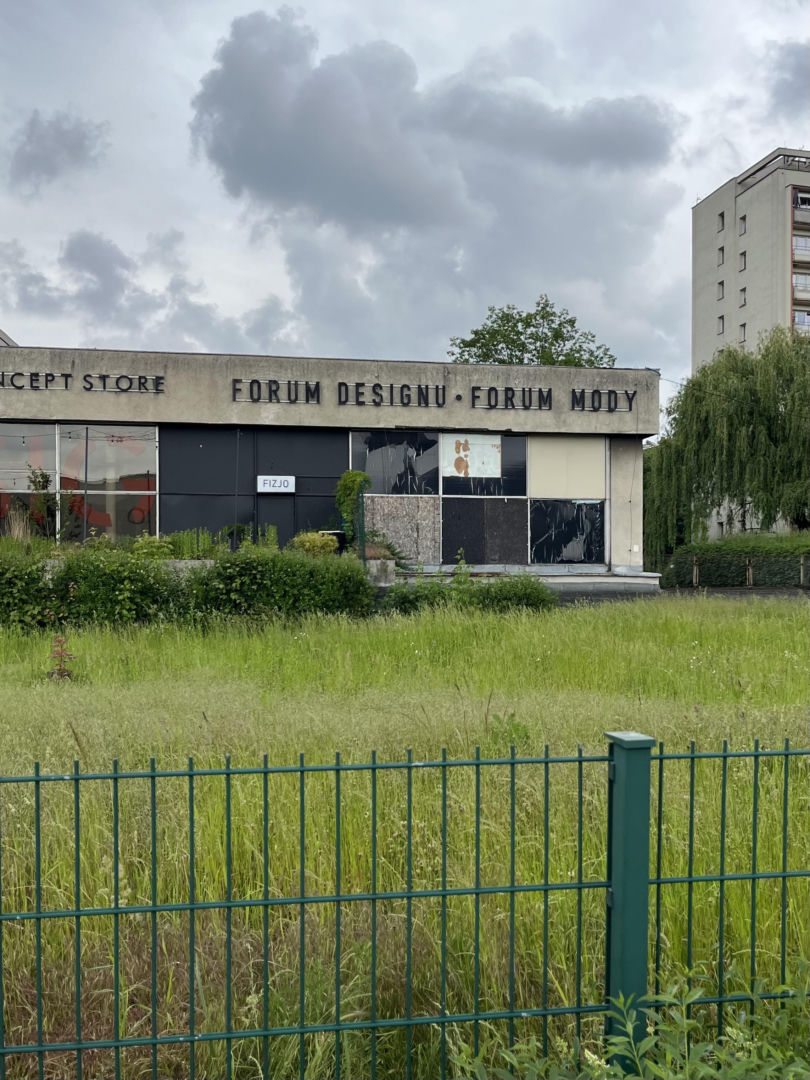 Hotel Cracovia w Krakowie się sypie