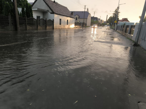 Zalana ulica Gronowska w Lesznie
