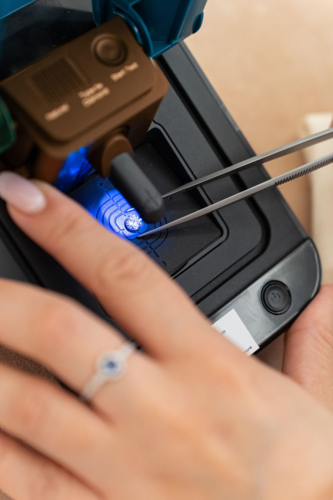 Ekspert radzi: Kiedy tańszy pierścionek zaręczynowy okazuje się najdroższym wyborem