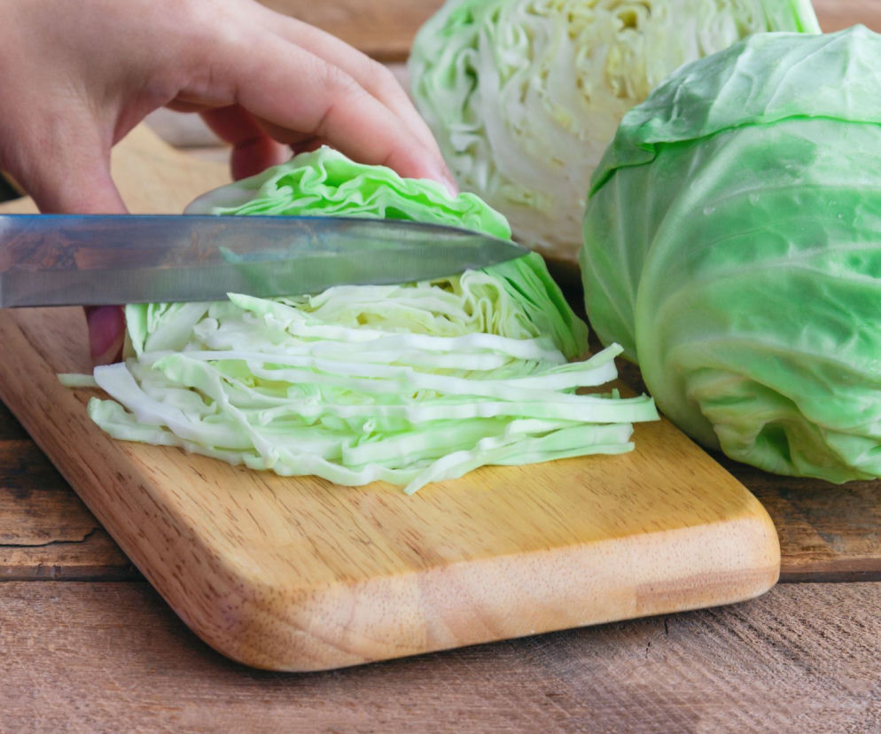 5-minutowa surówka teściowej: przepis na szybką surówkę z kapusty