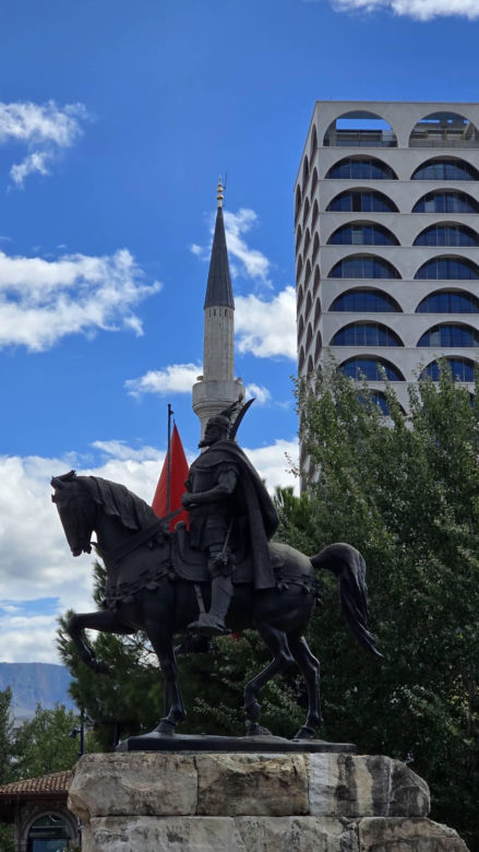 Między górami a Adriatykiem: Albania pełna smaków, tradycji i bunkrów