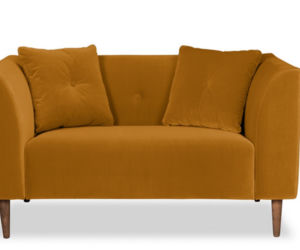 Musztardowa sofa do salonu. Wybraliśmy 10 najmodniejszych modeli!