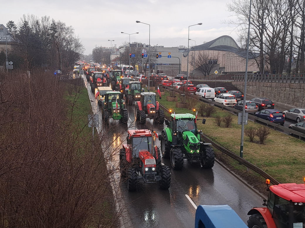 Strajk rolników w Krakowie. Kolumna liczyła ponad 400 maszyn