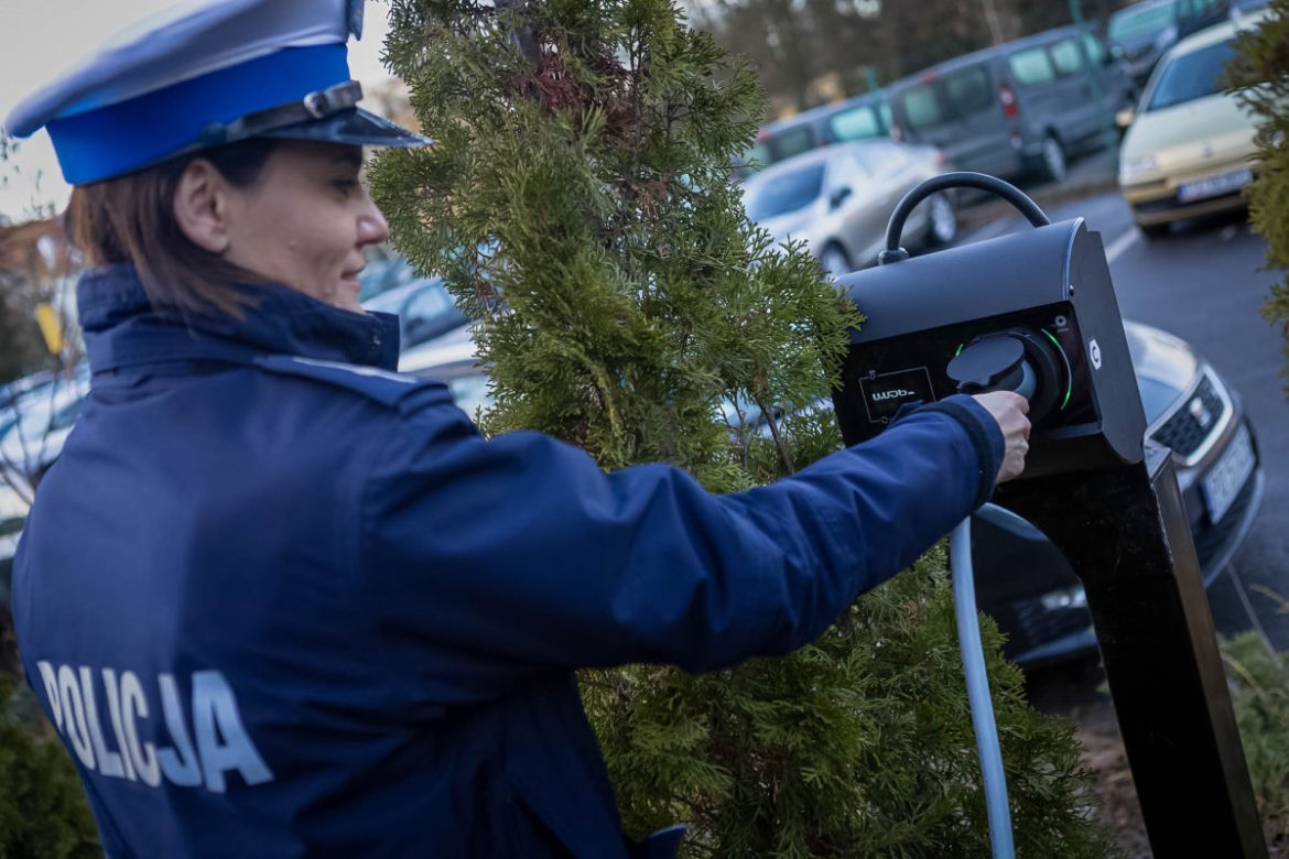 Policjanci z Poznania odebrali nowe radiowozy