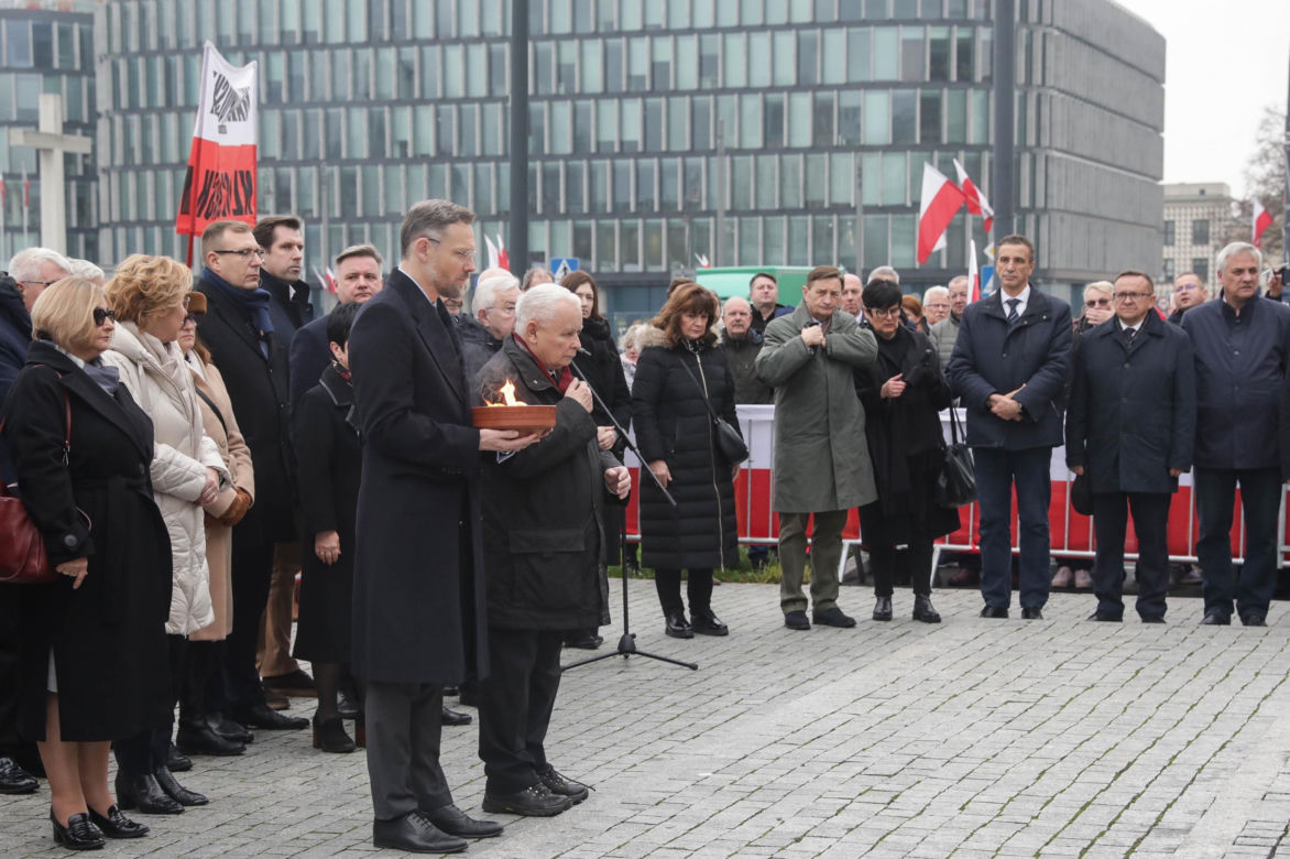 Kolejna miesięcznica smoleńska