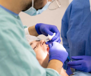 Ceny u dentysty 2026. Tyle zapłacisz za leczenie zębów