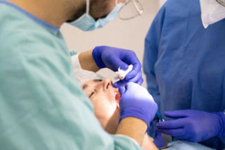 Ceny u dentysty 2026. Tyle zapłacisz za leczenie zębów