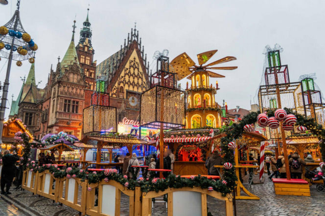 Wroclaw. Jarmark Bozonarodzeniowy juz otwarty.