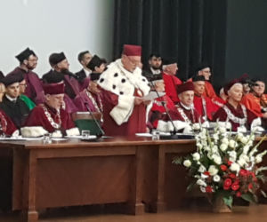 Uroczysta inauguracja UMK w Toruniu i... protest!