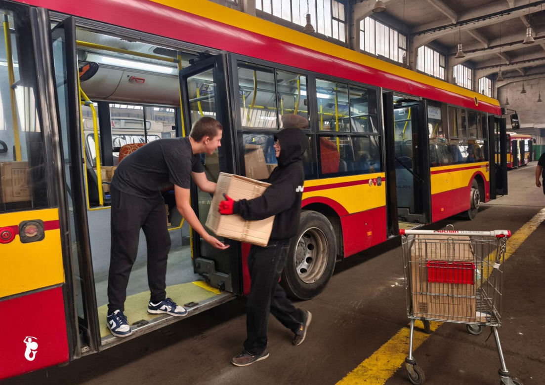 Z Warszawy na Ukrainę. Autobusy pomogą mieszkańcom