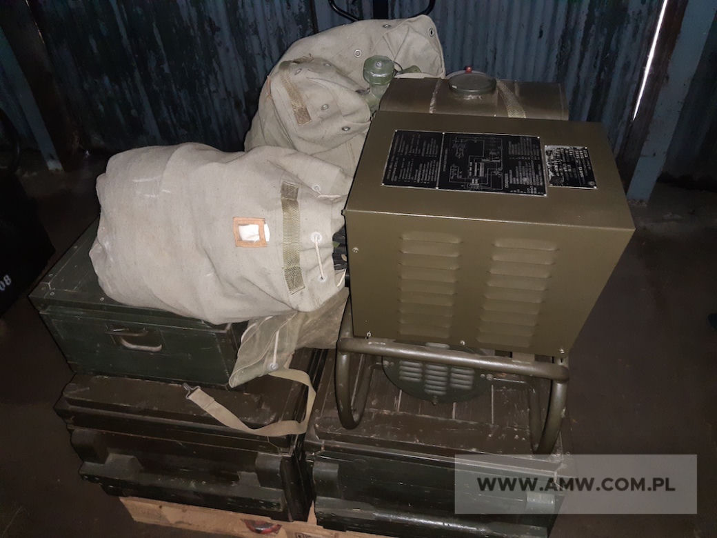 Elektrownia oświetleniowa EO-1-05 z zespołem spalinowo-elektrycznym PAB-2-1-230-R (2 kW, 230 V, 50 Hz) z częściowym wyposażeniem. 1500 zł.