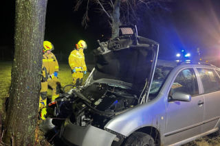 Tragedia na drodze w powiecie rawickim. Nie żyje pasażerka auta