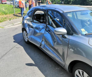 54-latek wjechał wprost pod pociąg! Dramatyczny wypadek w Koninie 
