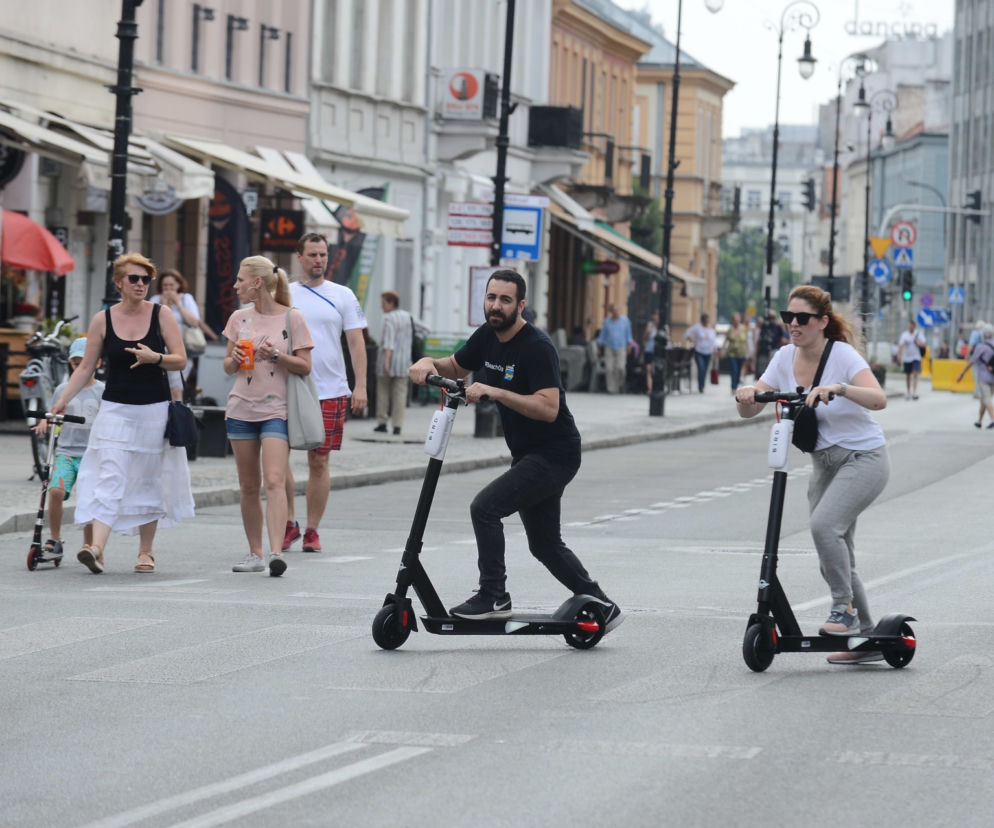 Hulajnoga elektryczna to urządzenie transportu osobistego