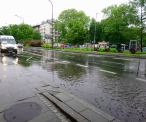 Ulewy w Małopolsce 23.05.2019: Ulice zamieniły się w rwące rzeki, sytuacja jest dramatyczna