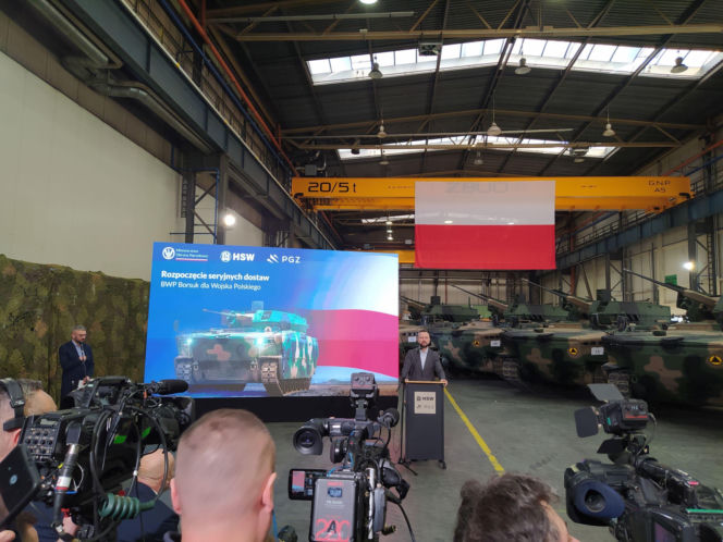 Pierwsze Borsuki wreszcie w wojsku. Szef MON: "111 Borsuków to nie jest nasze ostatnie słowo"