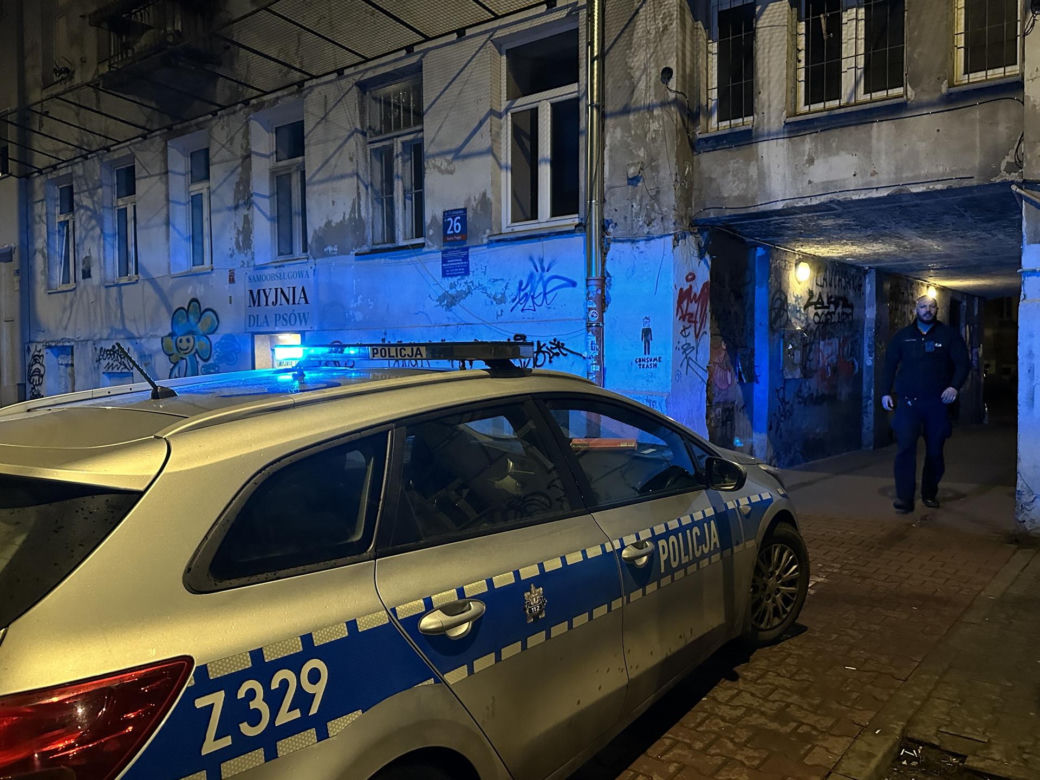 Brutalny atak na Pradze. Uderzył kobietę młotkiem w głowę