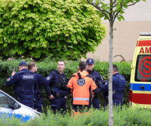Zabarykadował się w łazience z nożem. Na warszawskiej Woli znaleziono ciało 67-letniej Ewy