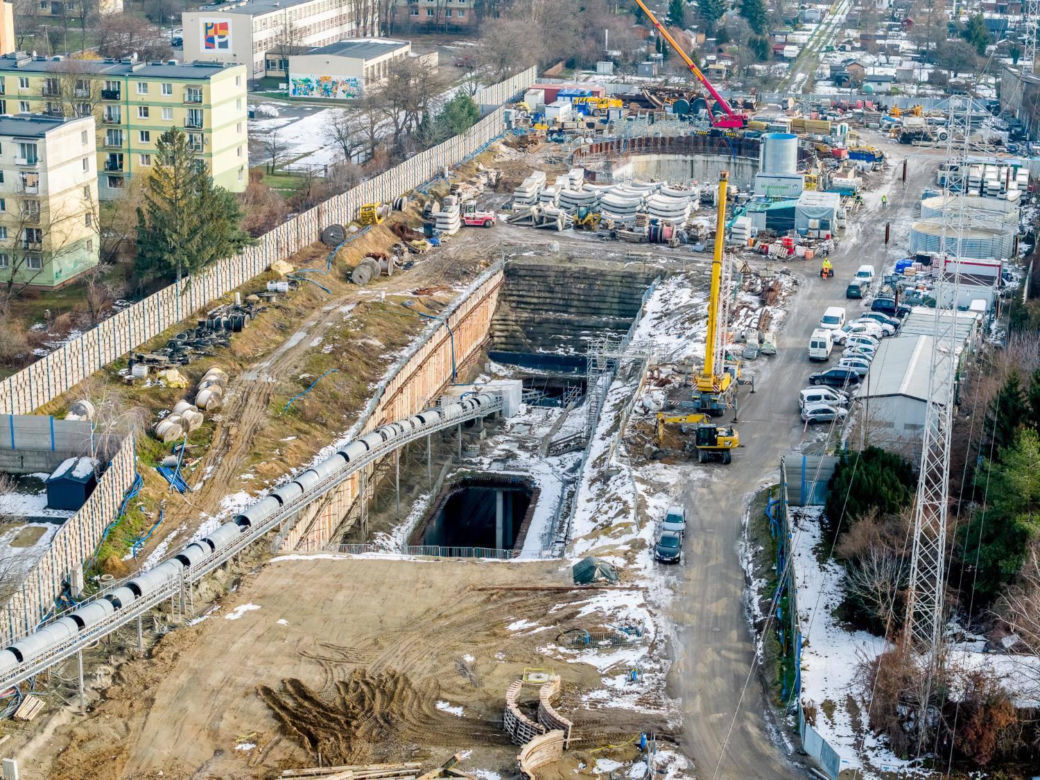 Trwa budowa tunelu kolejowego pod  Łodzią i stacji Łódź Koziny
