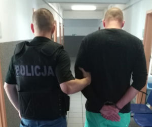 Uderzył ekspedientkę w twarz, bo nie chciał założyć maseczki!