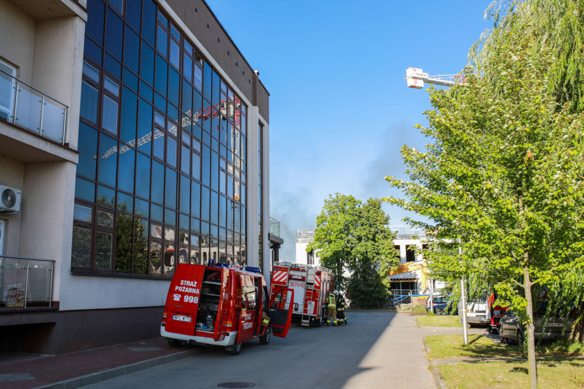 Płock. Ogromny pożar szpitala wojewódzkiego! Kłęby dymu nad placówką [ZDJĘCIA]